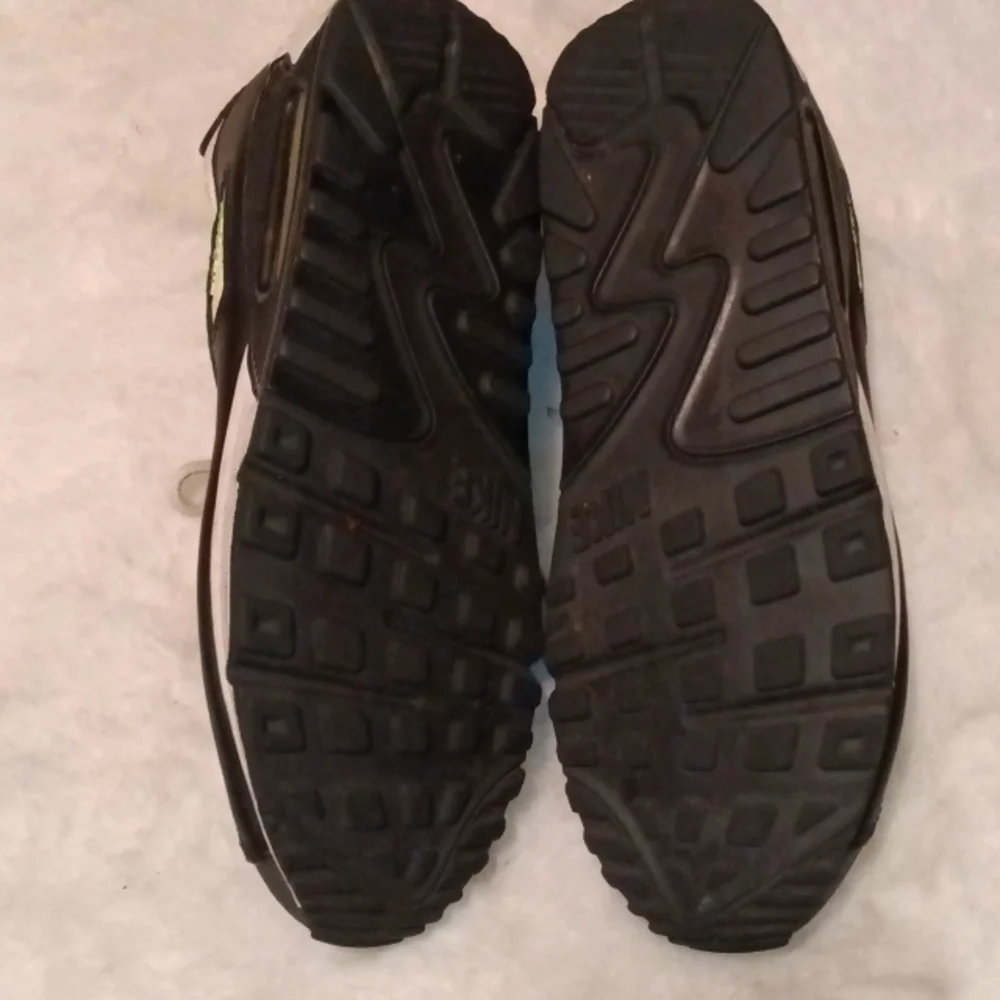 Nike Air Max Sneakers - Picture 6 of 8